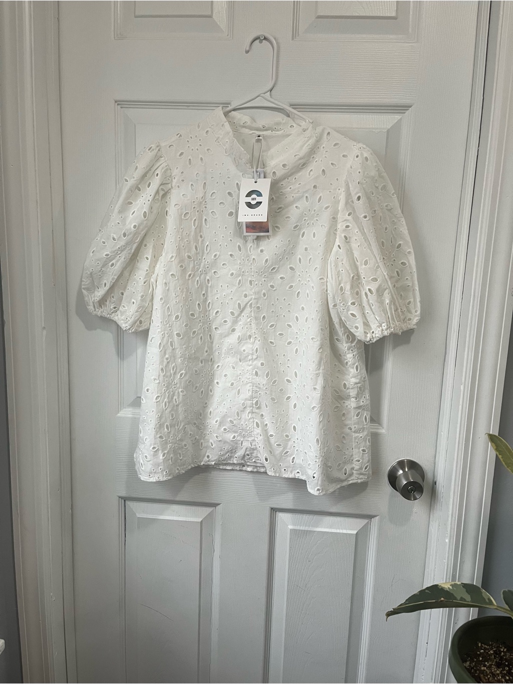 White Eyelet Puff-Sleeve Blouse